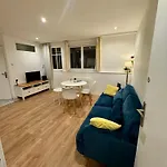 Chambre Elegante Et Chaleureuse
