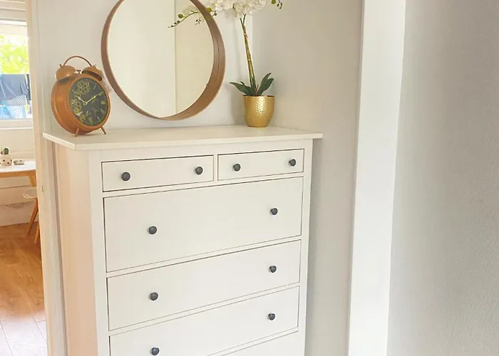 Chambre Elegante Et Chaleureuse